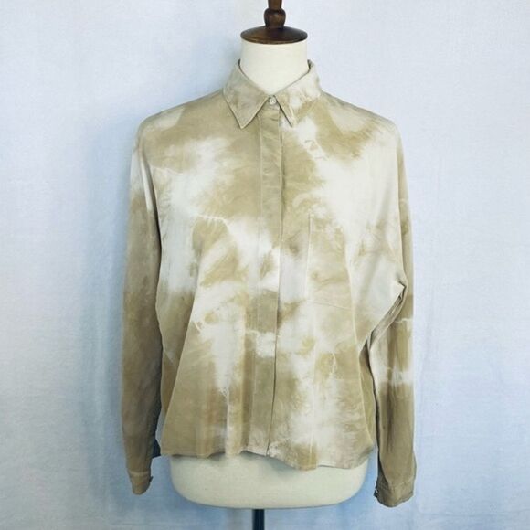 VINCE SILK BUTTON FRONT BLOUSE - Picture 1 of 16